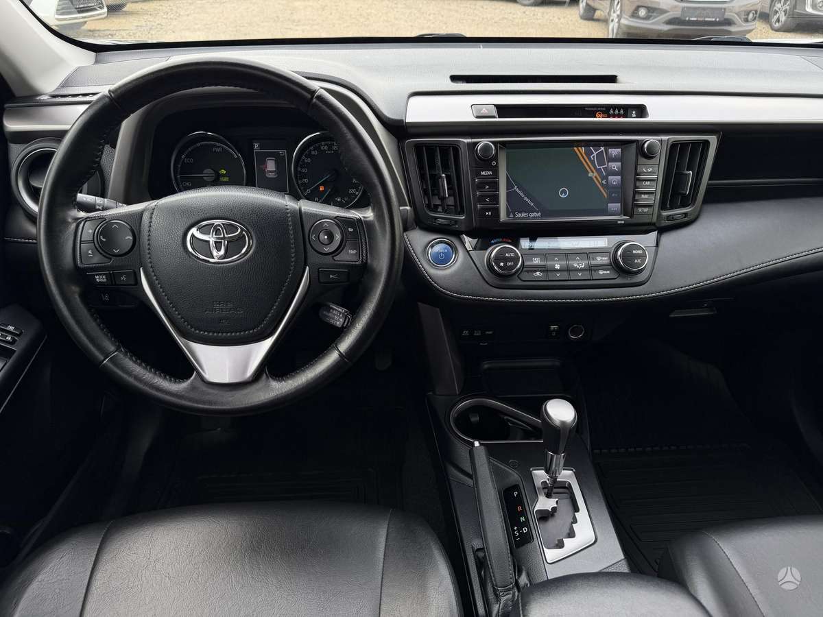 Toyota RAV4 - 8