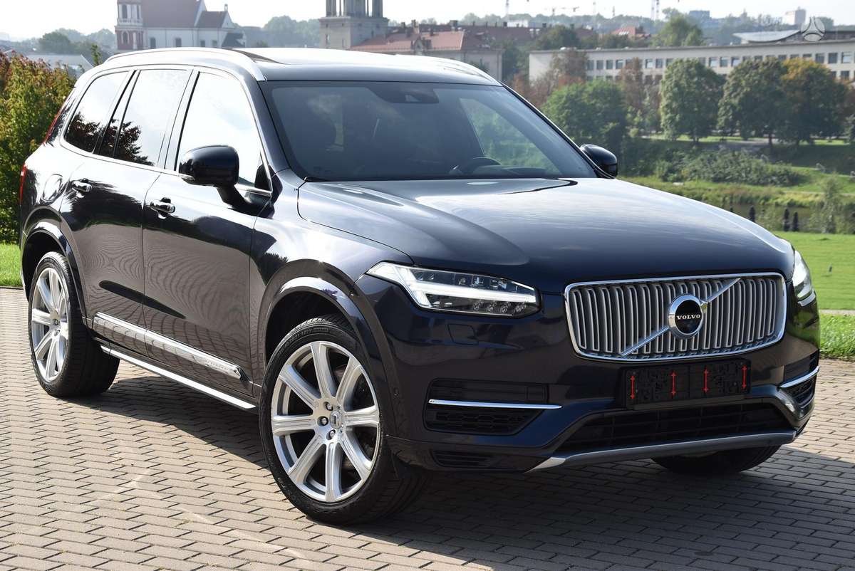 Volvo XC90 - 1