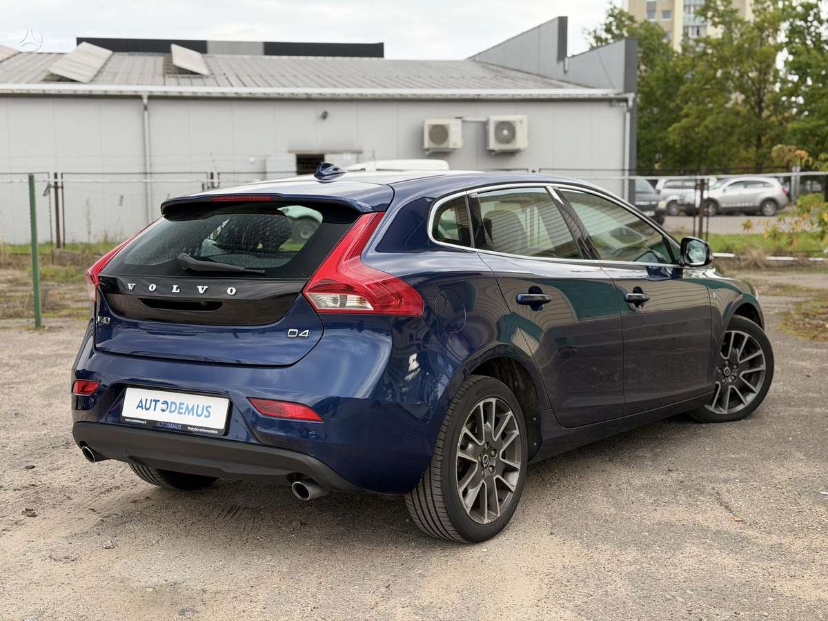 Volvo V40, 2.0 l., hatchback