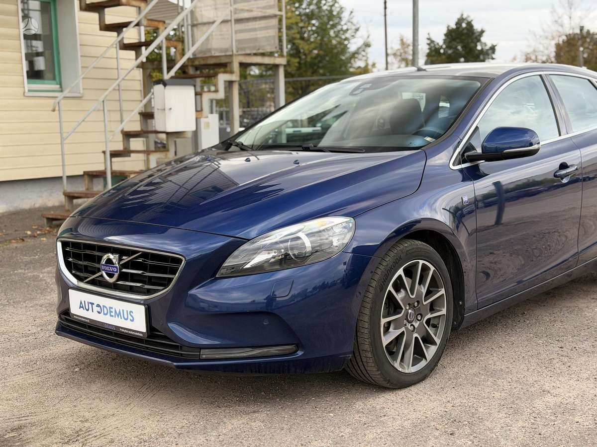 Volvo V40, 2.0 l., Хэтчбек