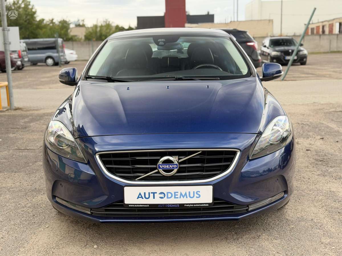 Volvo V40, 2.0 l., hatchback