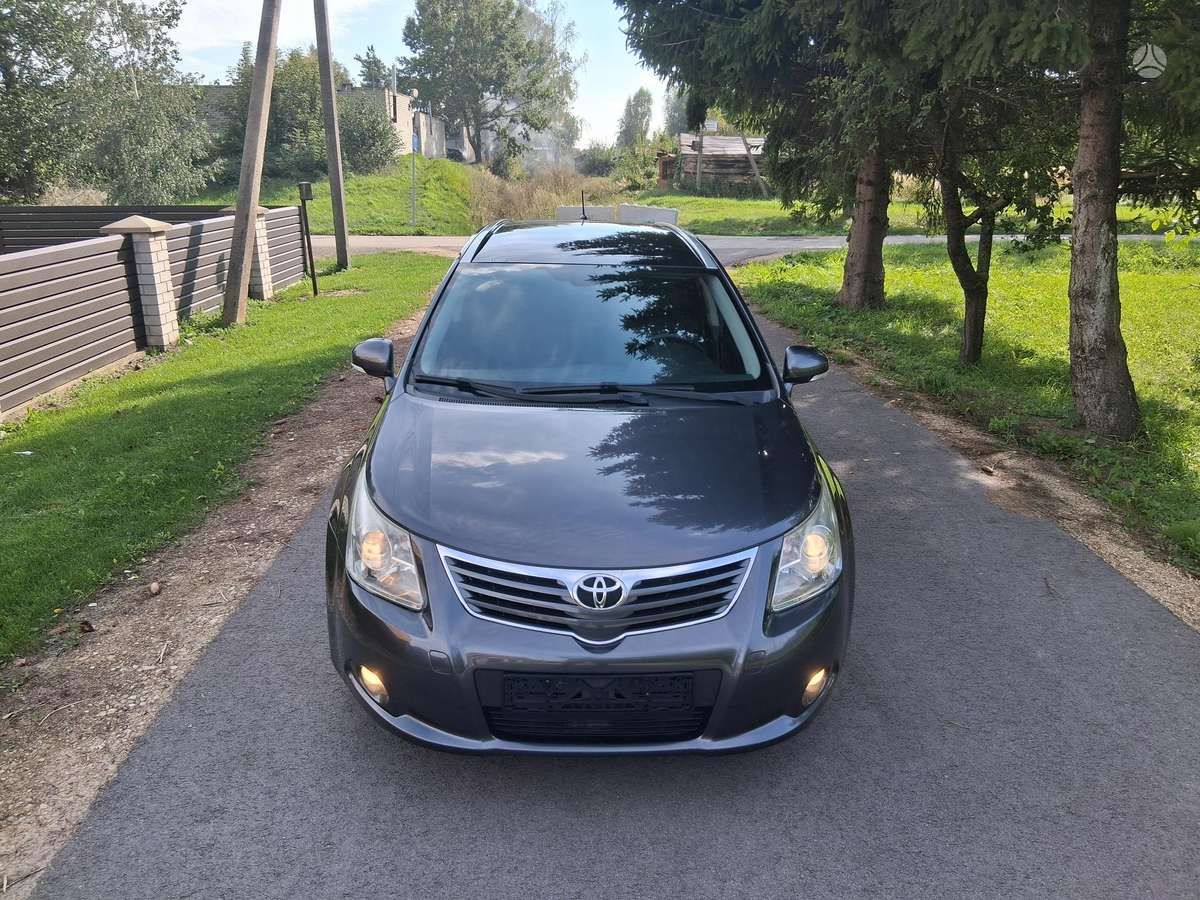 Toyota Avensis - 2