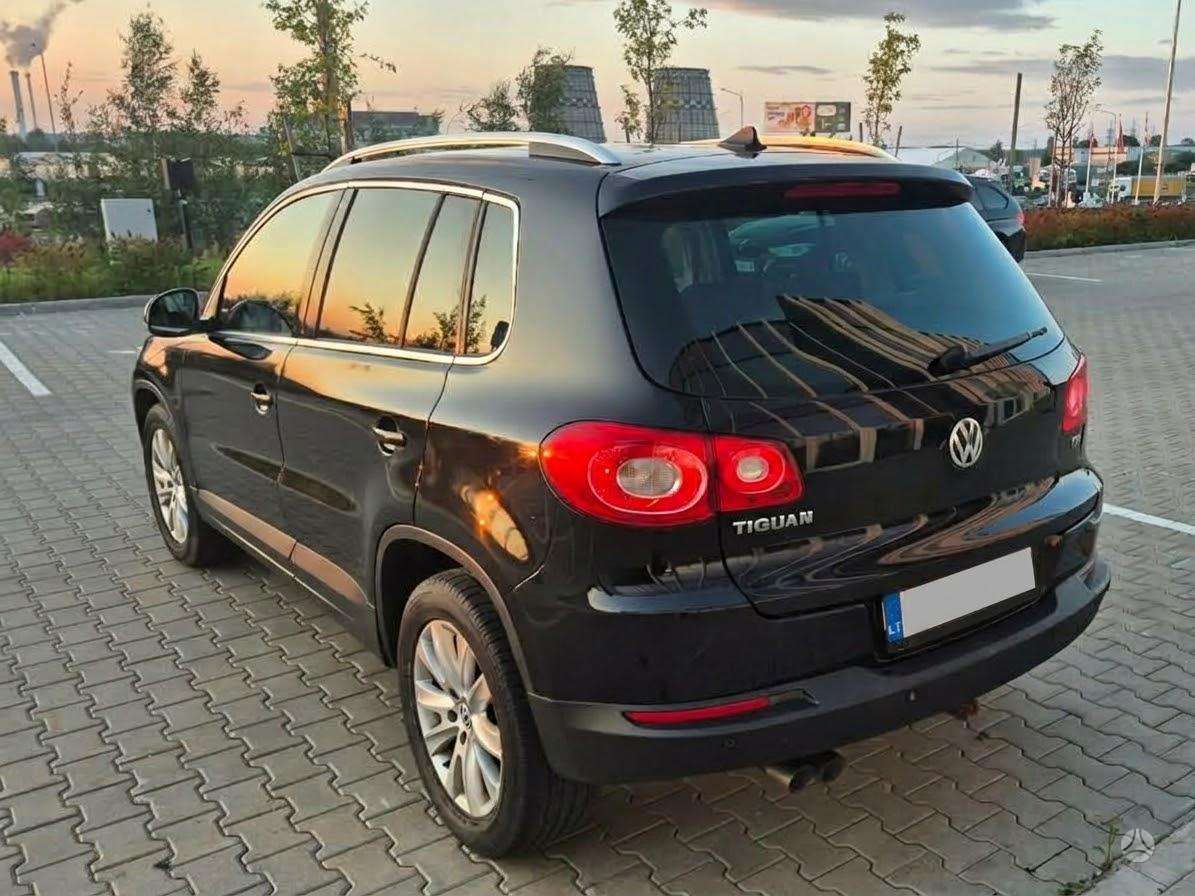 Volkswagen Tiguan - 2