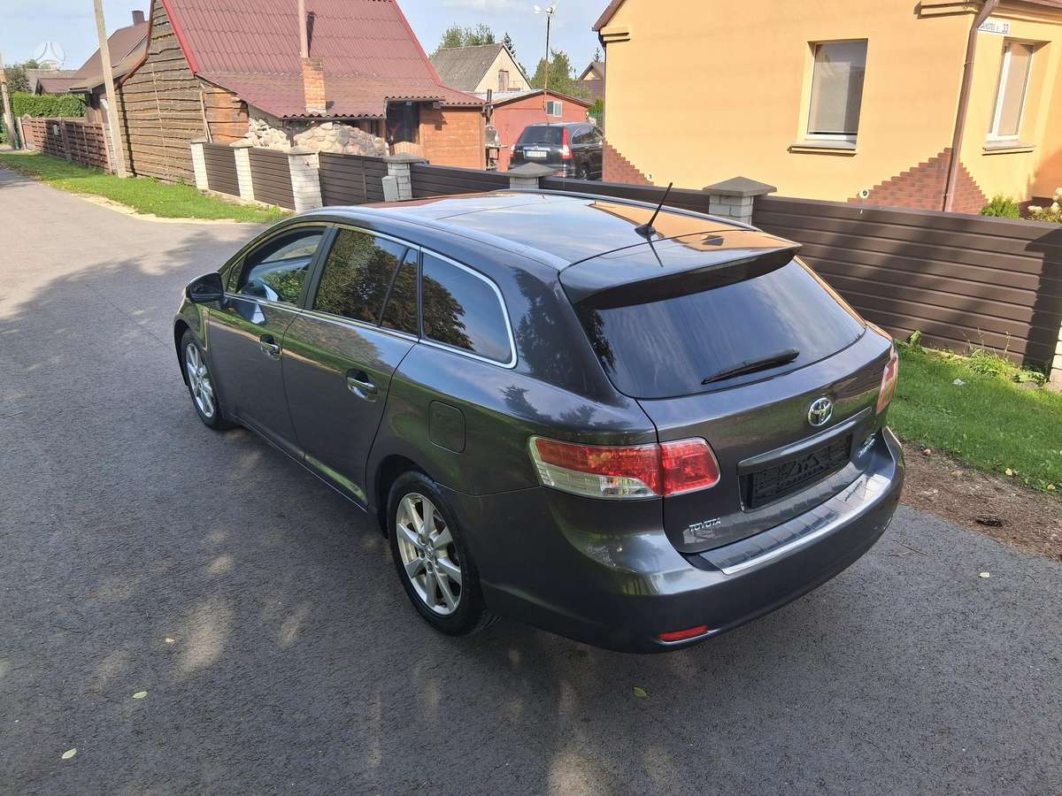 Toyota Avensis - 7