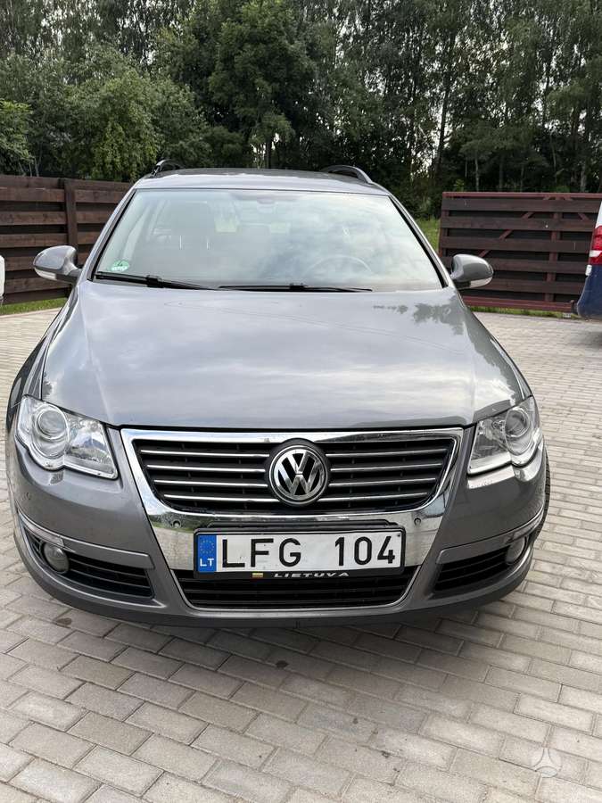 Volkswagen Passat - 1