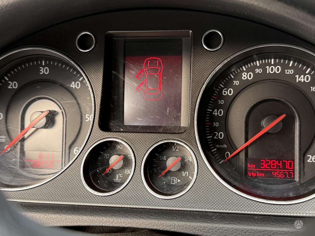 Volkswagen Passat - 8
