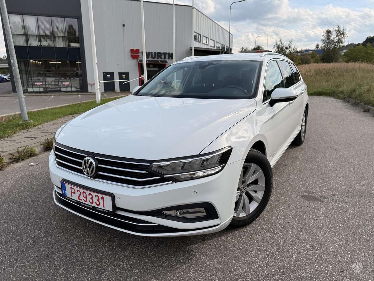 Volkswagen Passat - 1