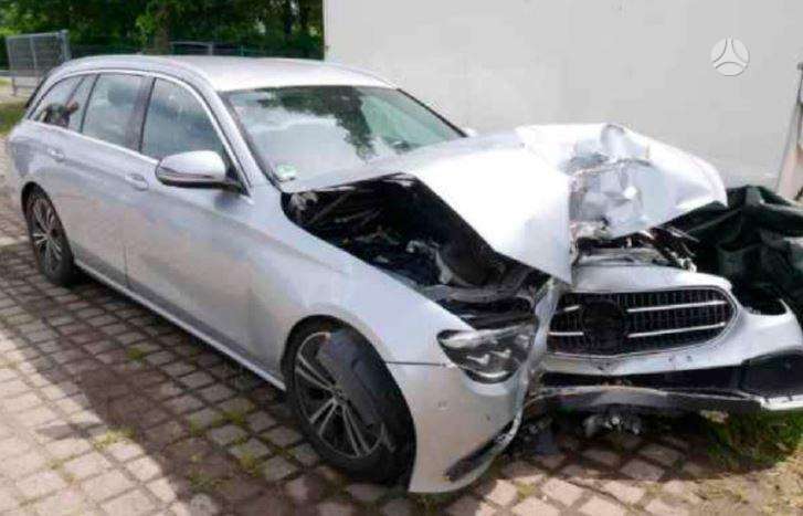 Mercedes-Benz E klasė по частям