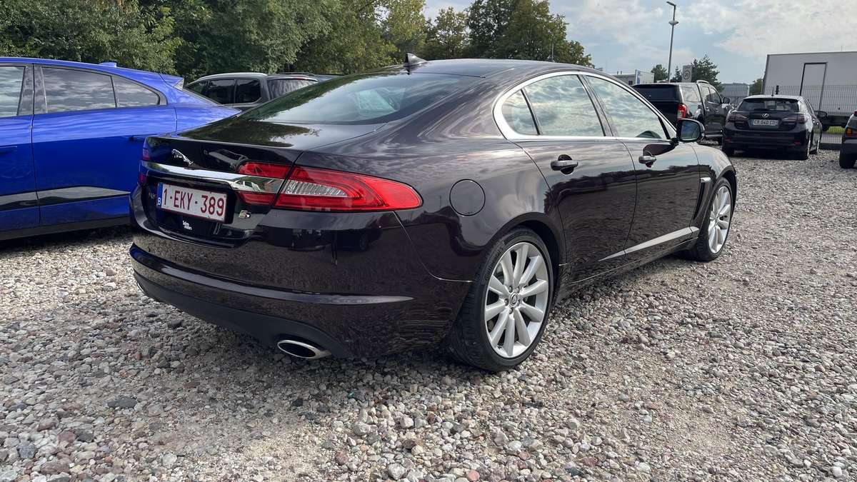 Jaguar XF, 3.0 l., Седан