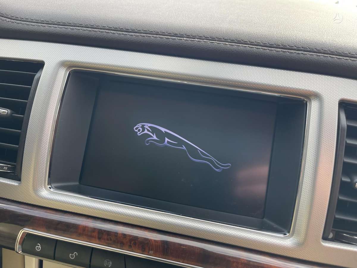Jaguar XF, 3.0 l., Седан