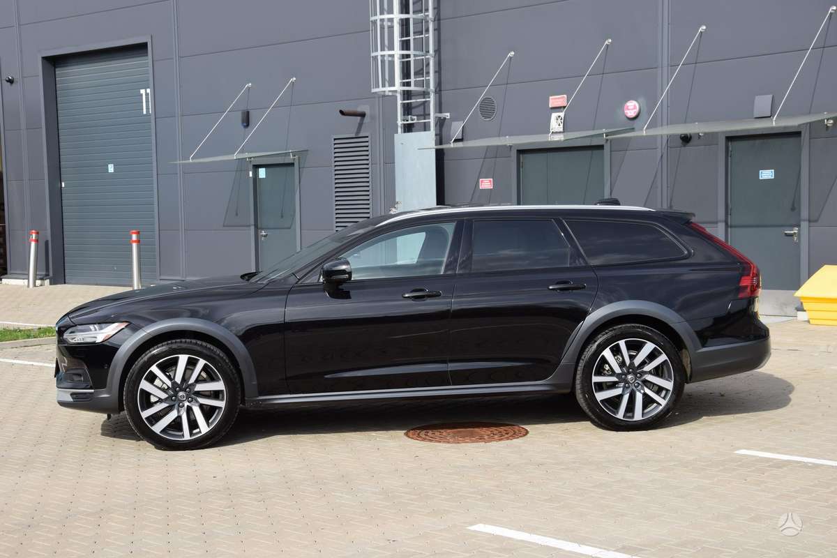 Volvo V90 Cross Country - 6