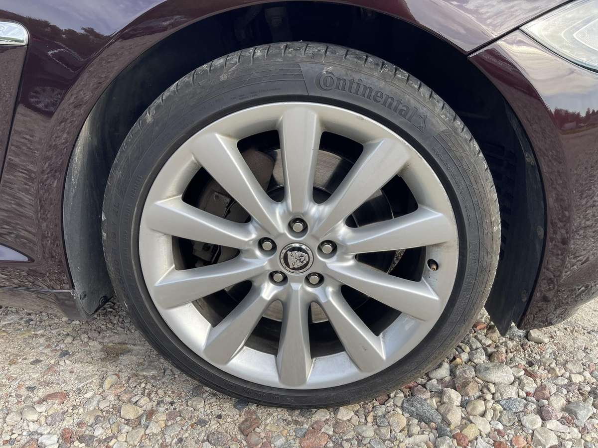 Jaguar XF, 3.0 l., Седан
