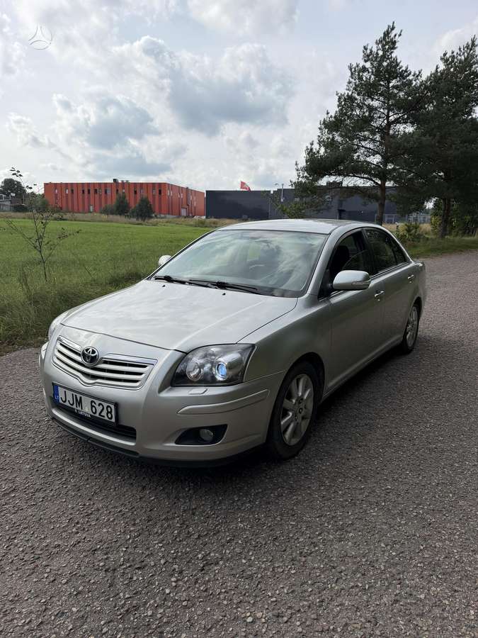 Toyota Avensis - 1
