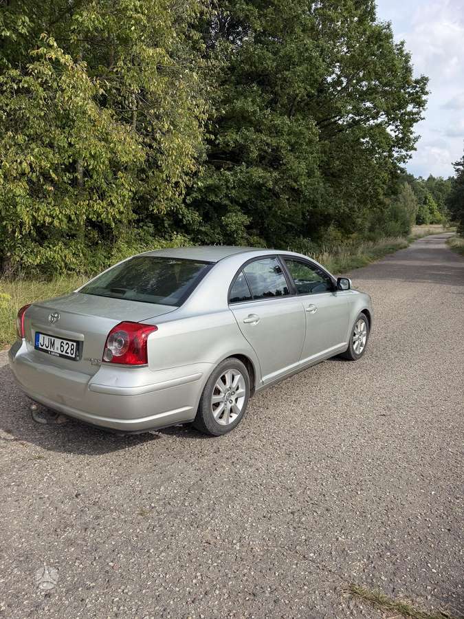 Toyota Avensis - 4