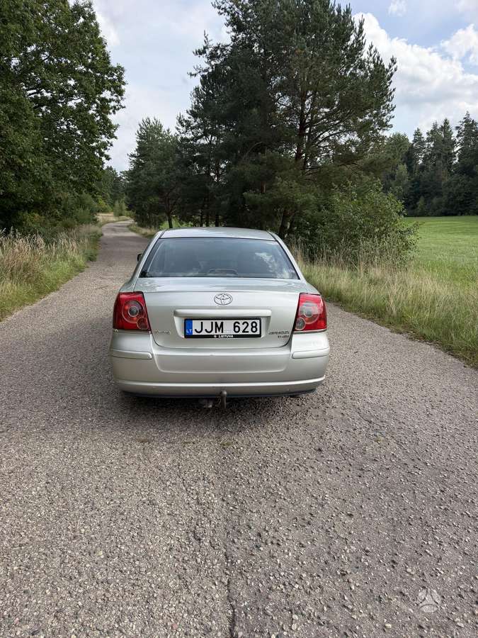 Toyota Avensis - 5