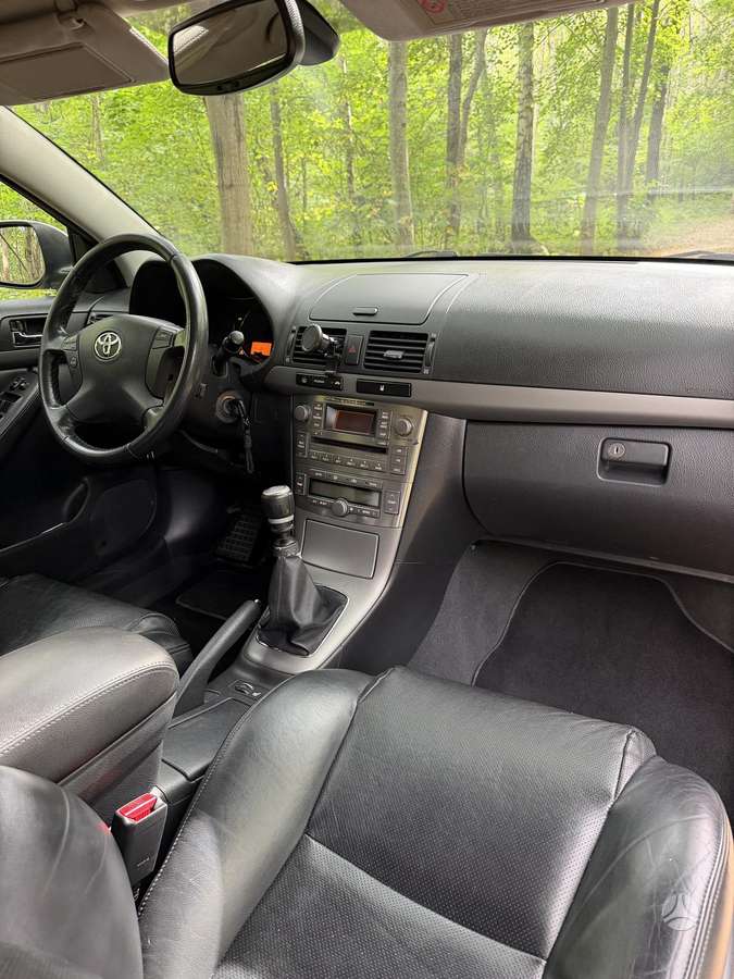 Toyota Avensis - 7
