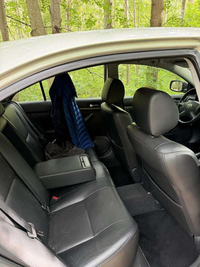 Toyota Avensis - 9