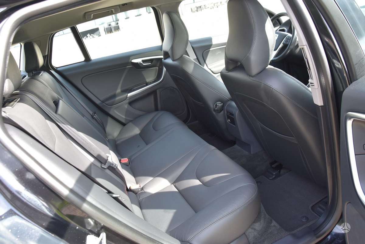 Volvo V60 - 11