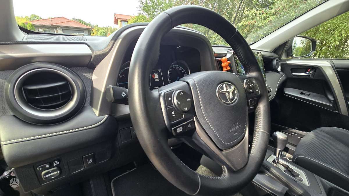 Toyota RAV4 - 11
