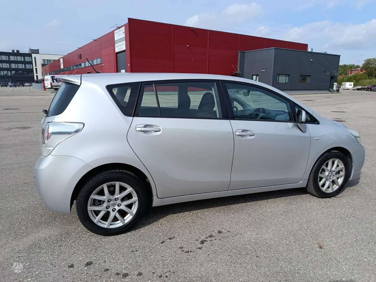 Toyota Verso - 4