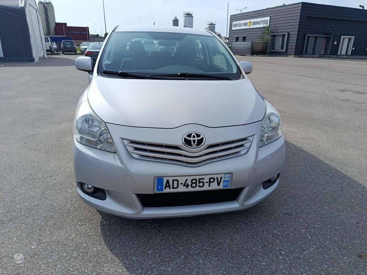 Toyota Verso - 3