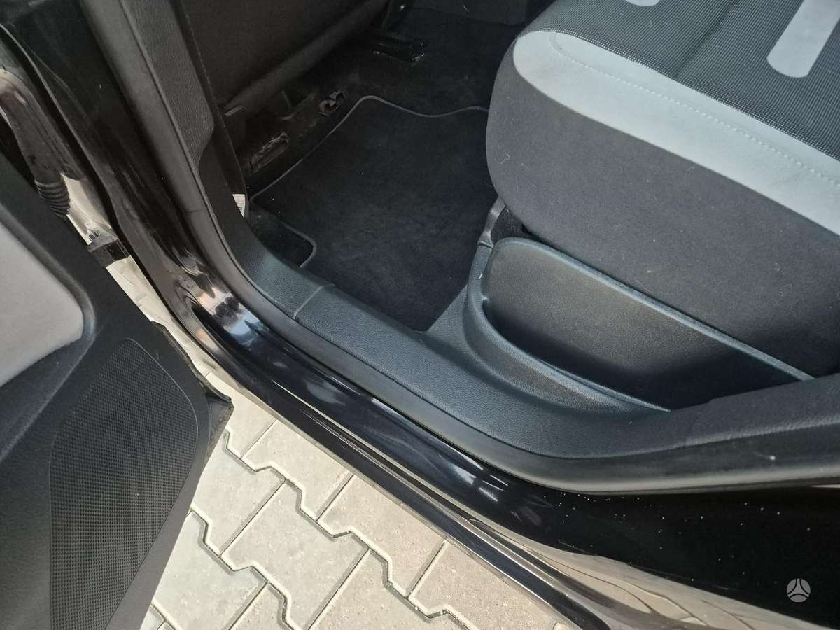 Volkswagen Tiguan - 8