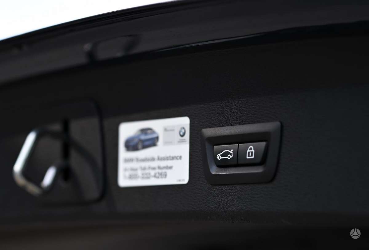 BMW X1, 2.0 l., off-road / crossover