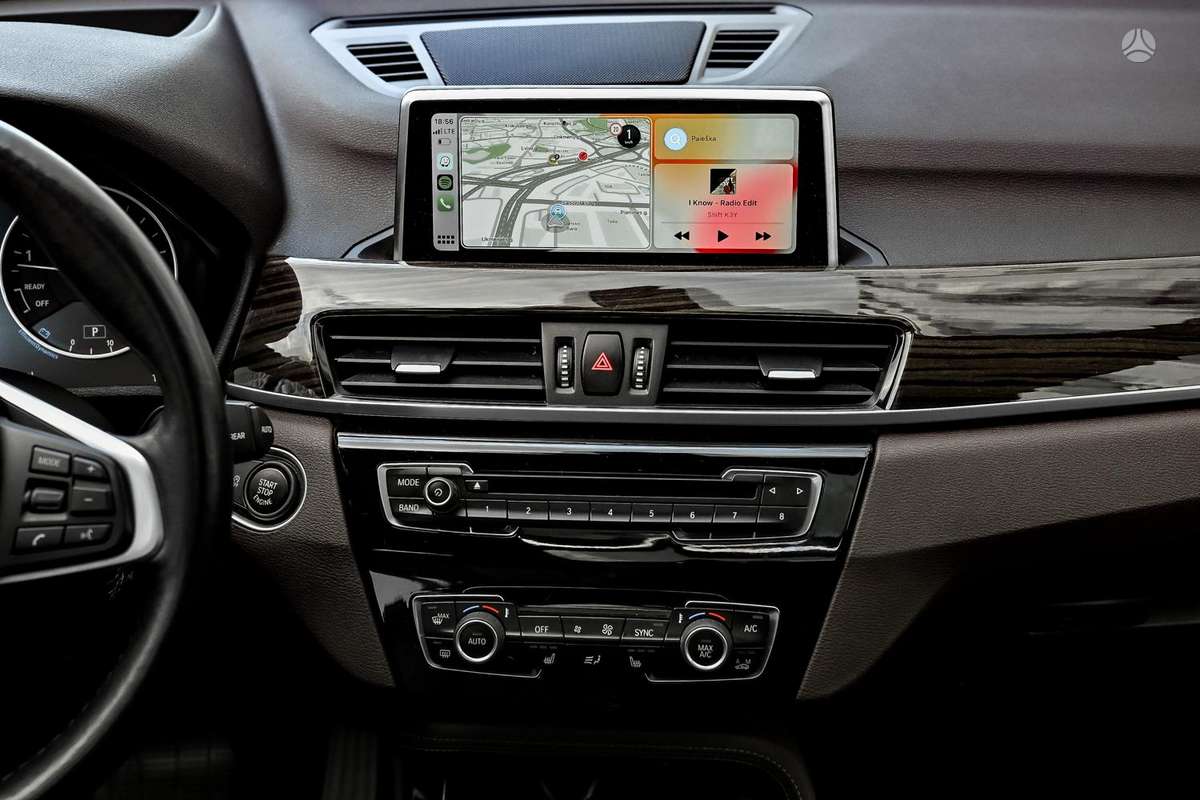 BMW X1, 2.0 l., off-road / crossover