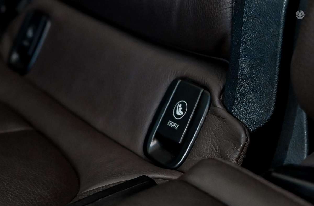 BMW X1, 2.0 l., off-road / crossover