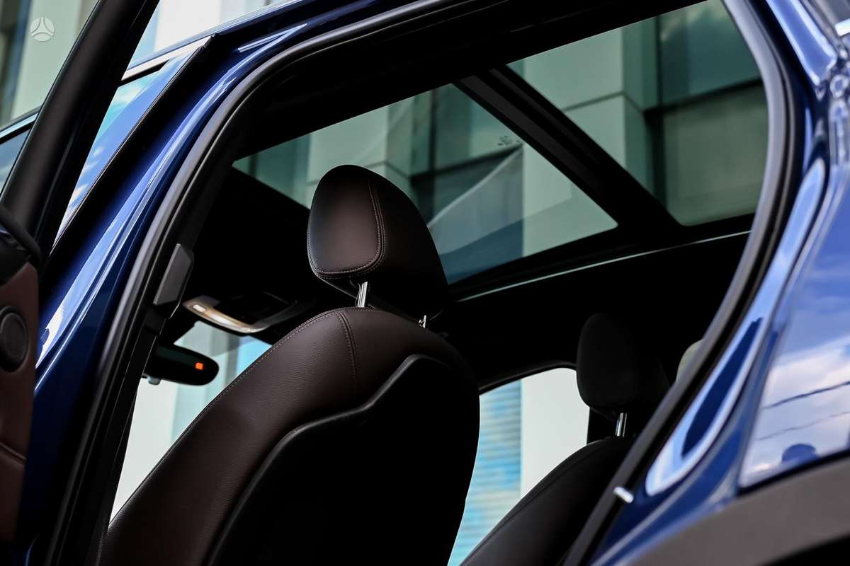 BMW X1, 2.0 l., off-road / crossover
