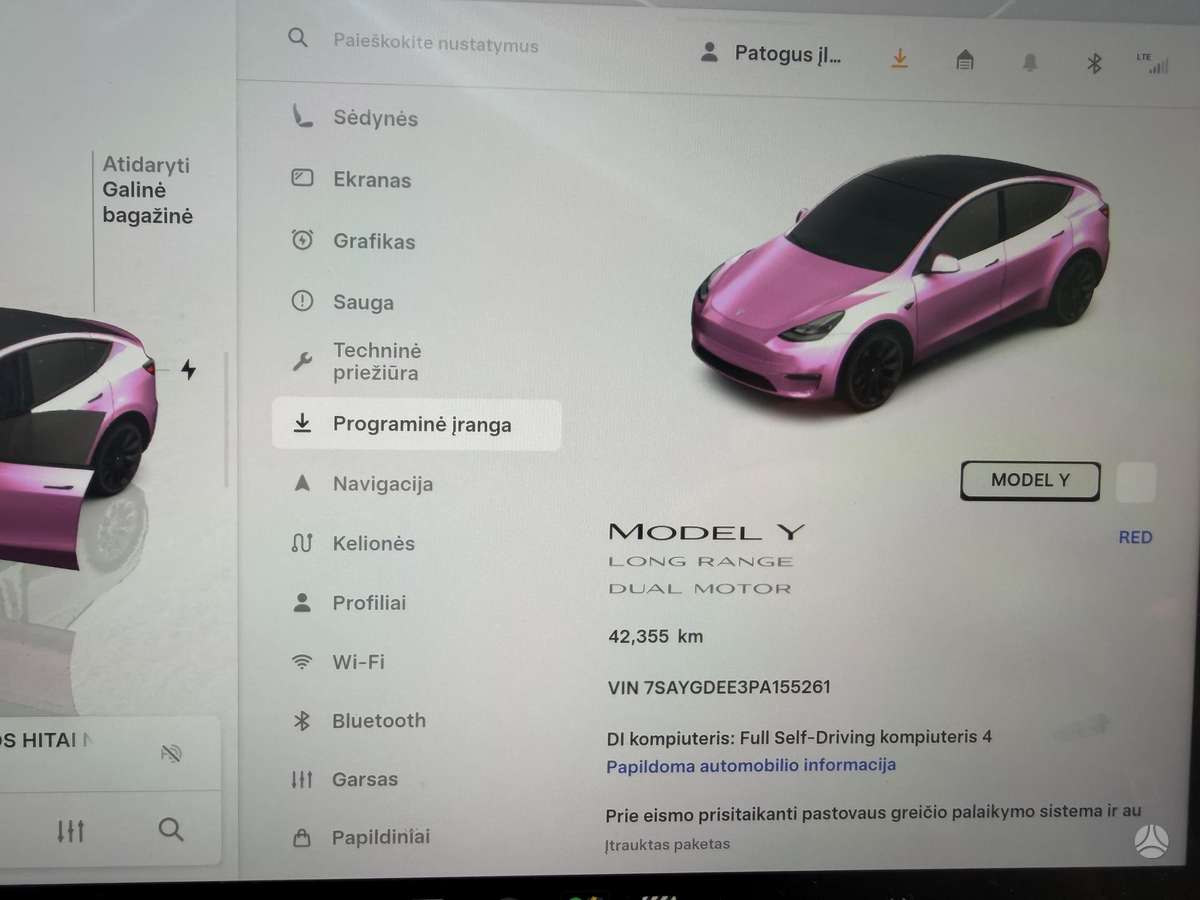 Tesla Model Y - 11