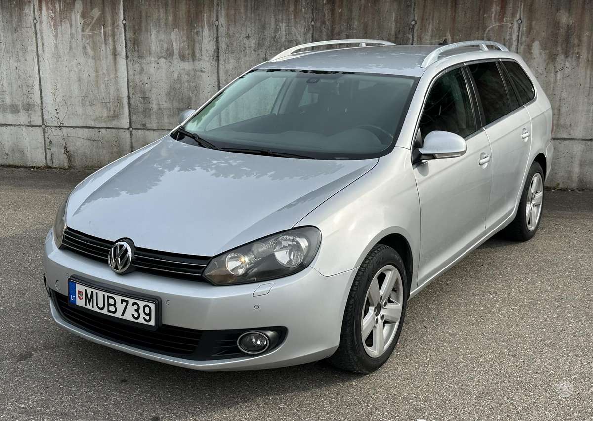 Volkswagen Golf - 1