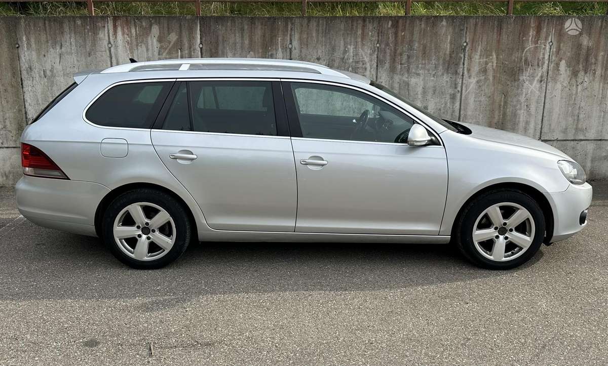 Volkswagen Golf - 4