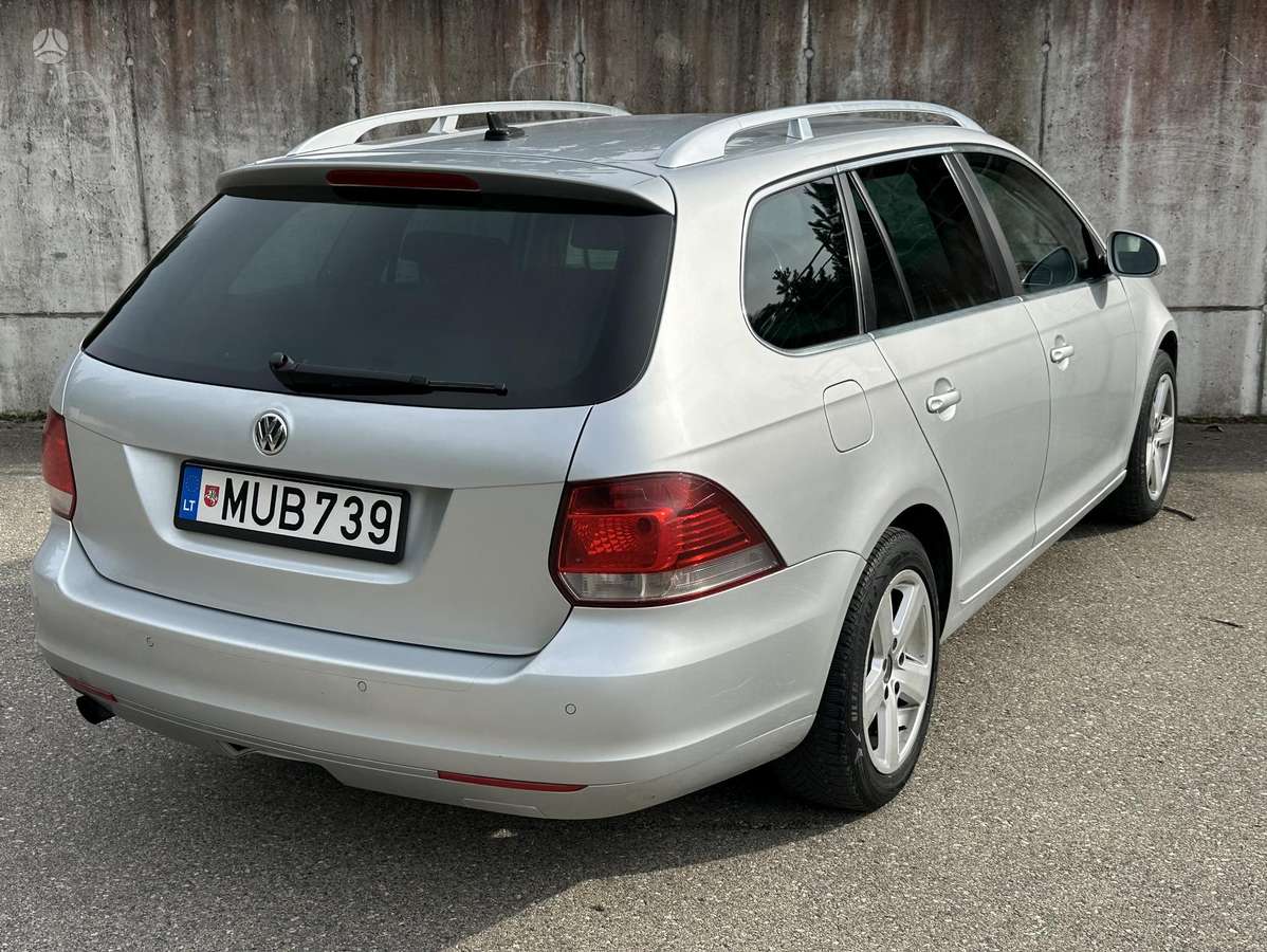Volkswagen Golf - 8