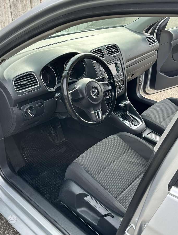 Volkswagen Golf - 9