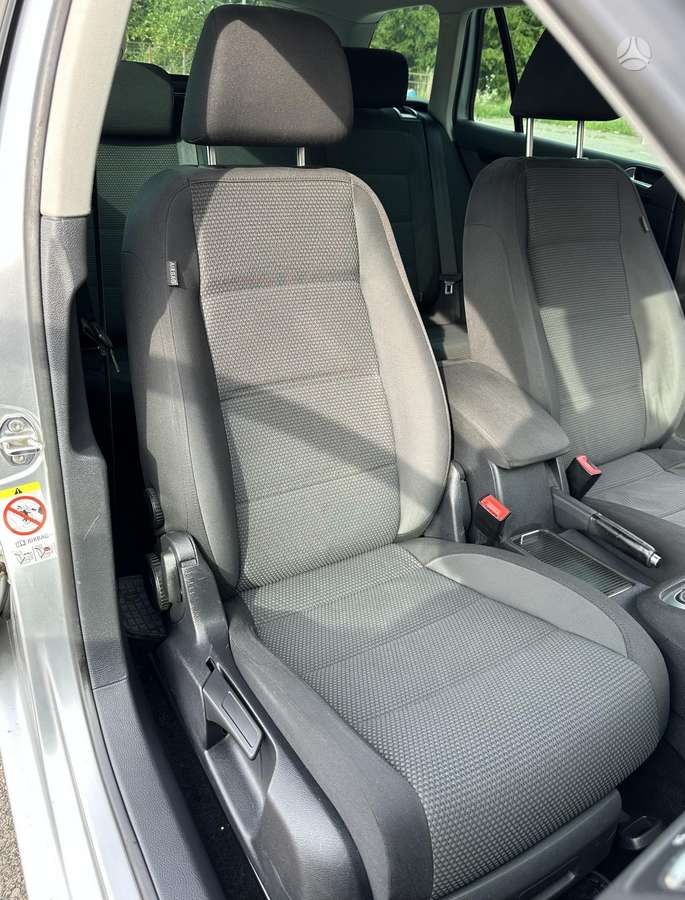Volkswagen Golf - 12