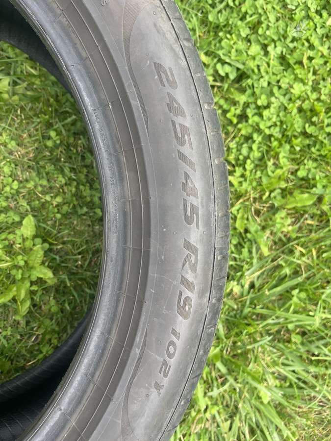 Pirelli P Zero, summer 275/40 R19