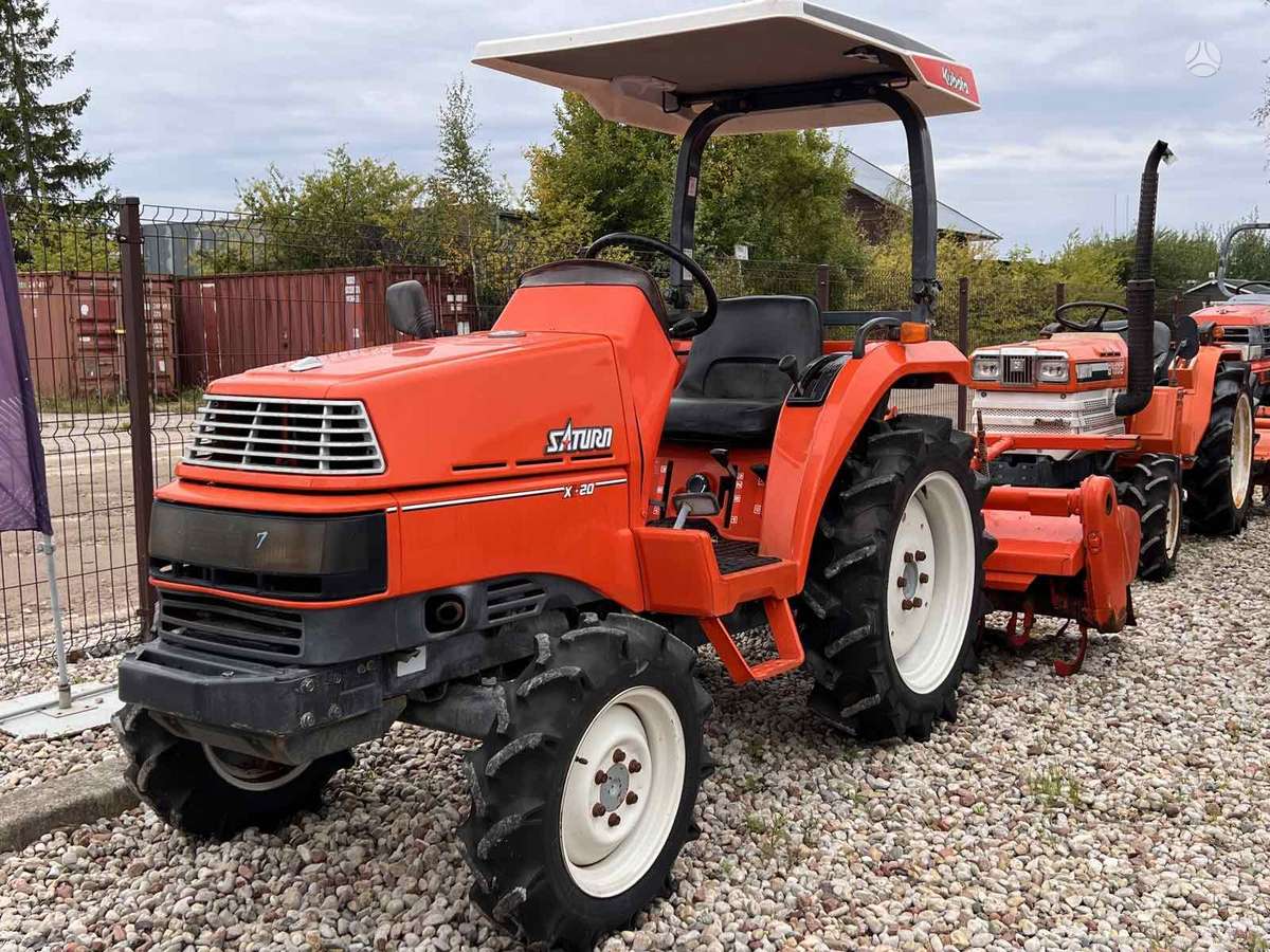 Yanmar ĮVAIRIŲ MODELIŲ, traktoriai