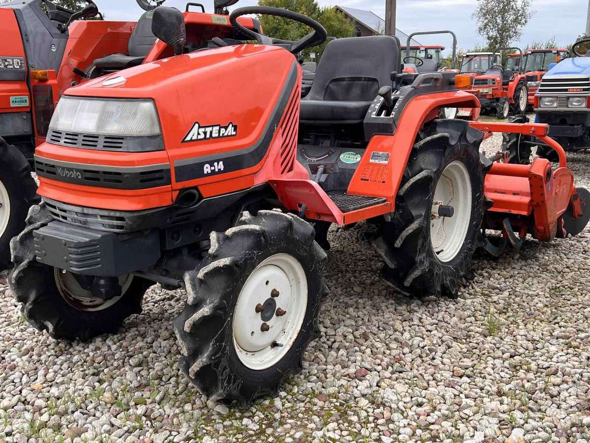 Yanmar ĮVAIRIŲ MODELIŲ, traktoriai