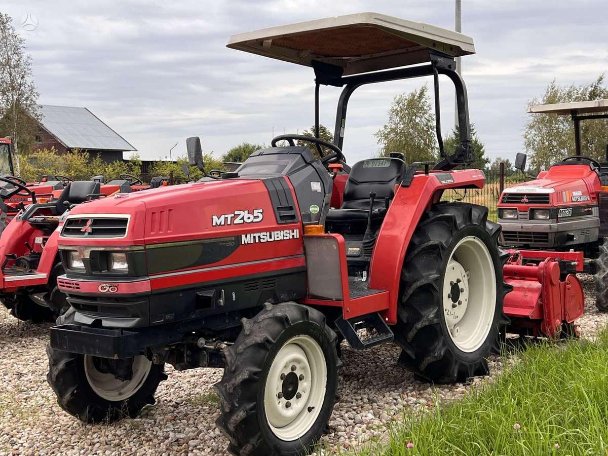 Yanmar ĮVAIRIŲ MODELIŲ, traktoriai