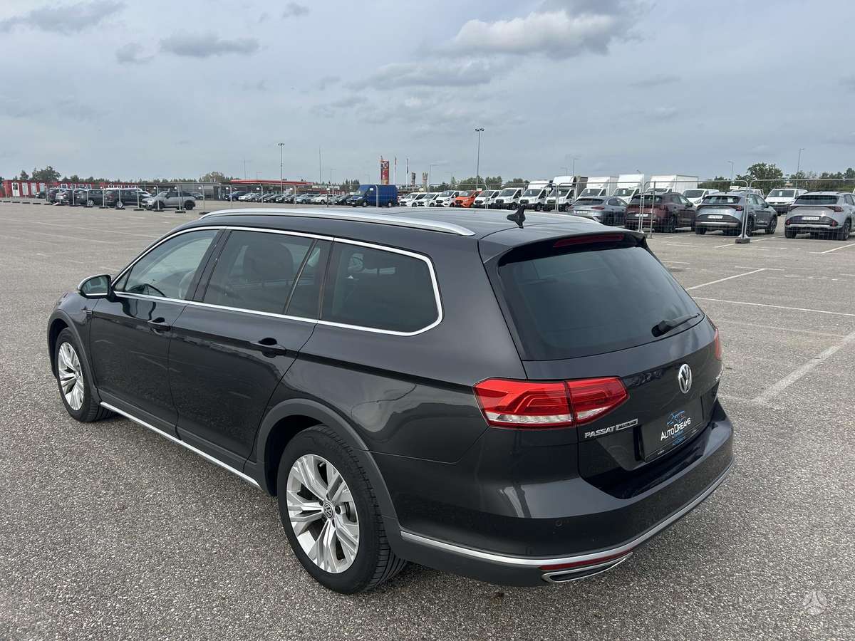 Volkswagen Passat Alltrack - 12