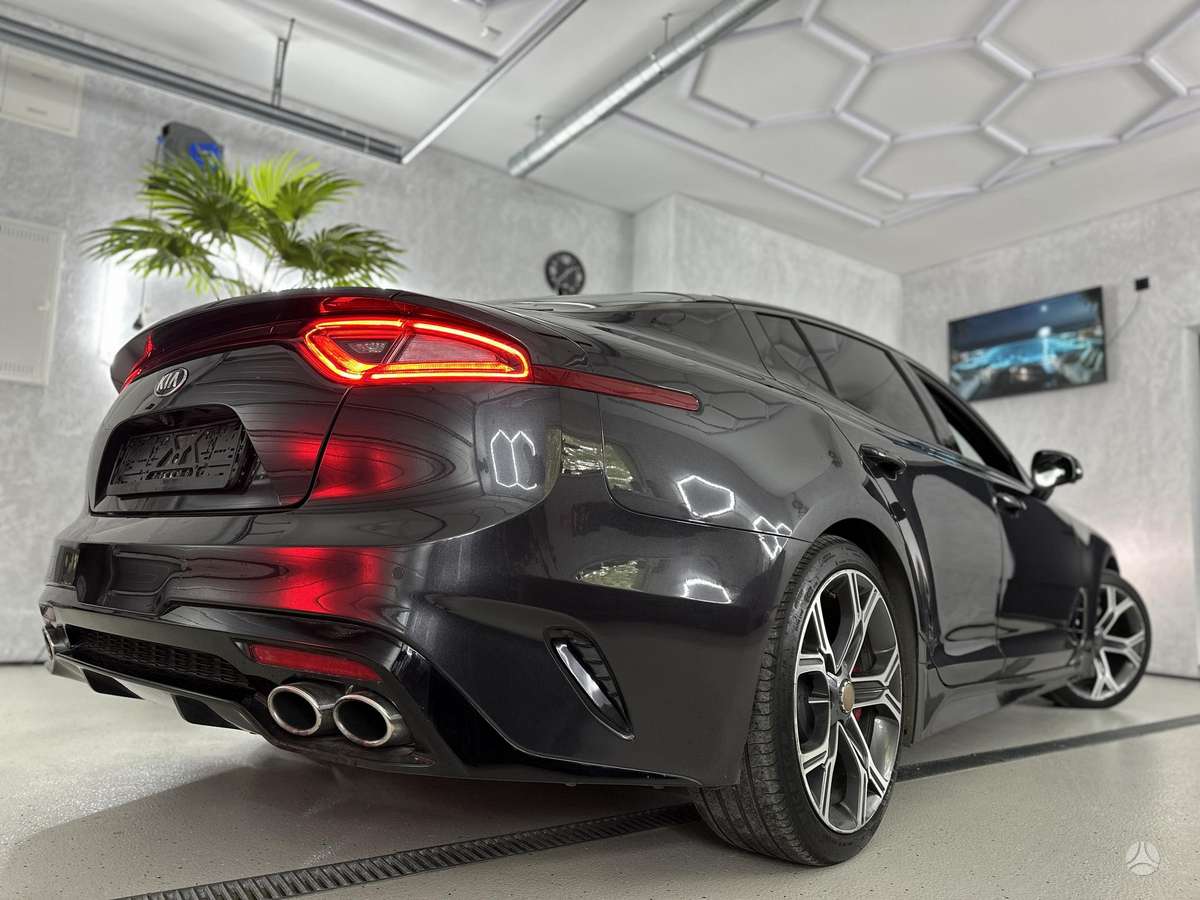 Kia Stinger, 3.3 l., Седан