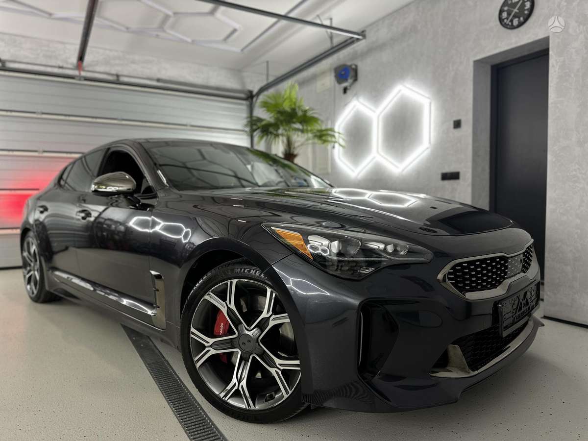 KIA Stinger - 2