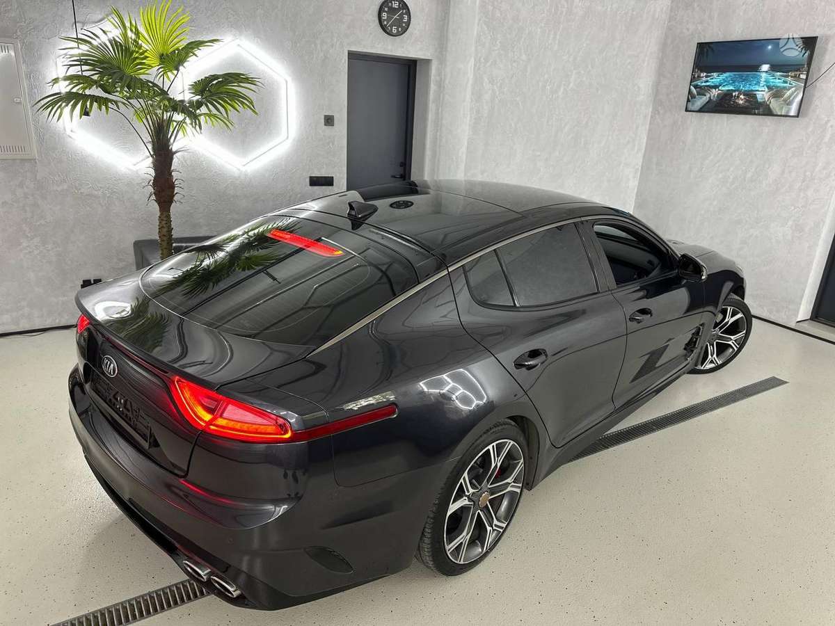 Kia Stinger, 3.3 l., Седан