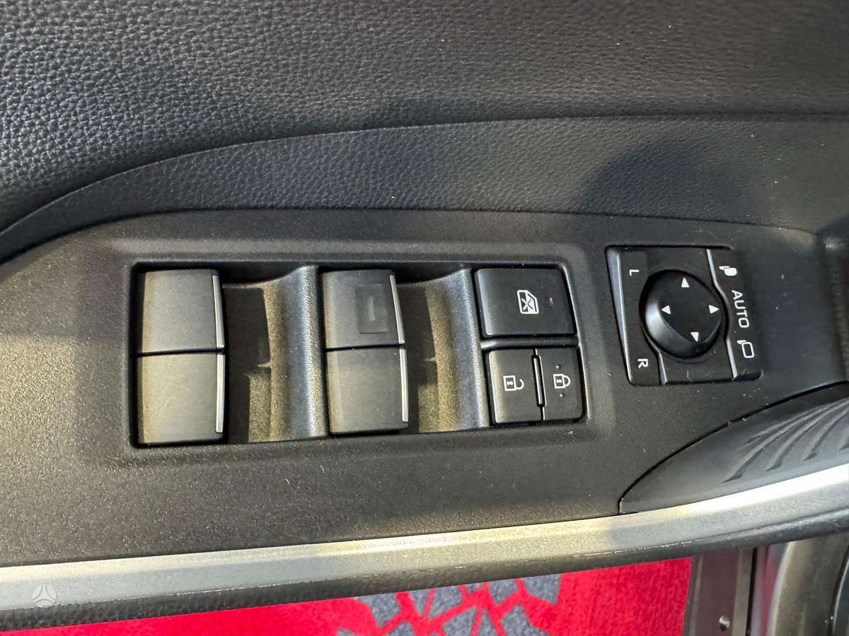 Toyota RAV4 - 11