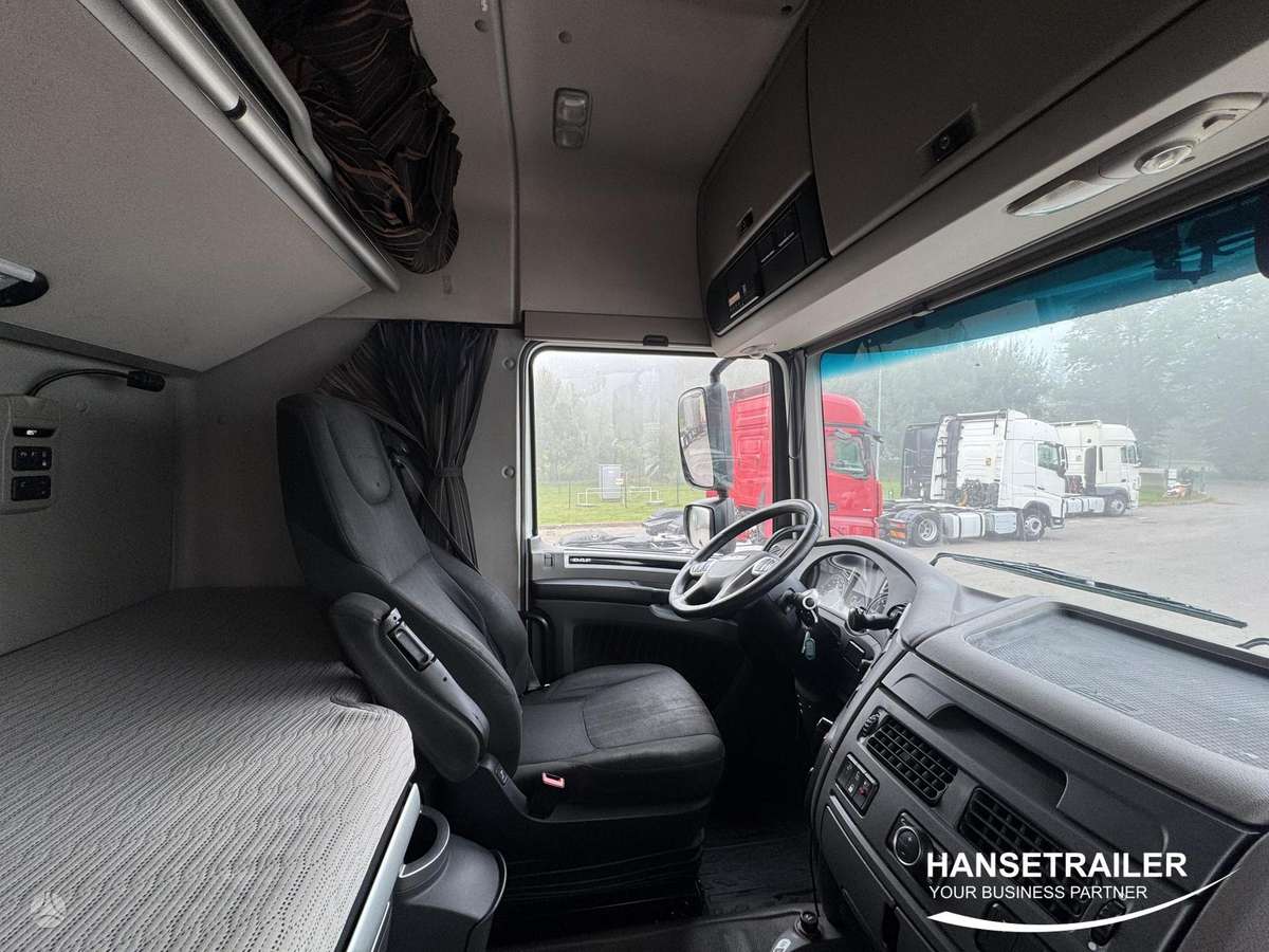 DAF XF 480 FT Space Cab, double sleeper