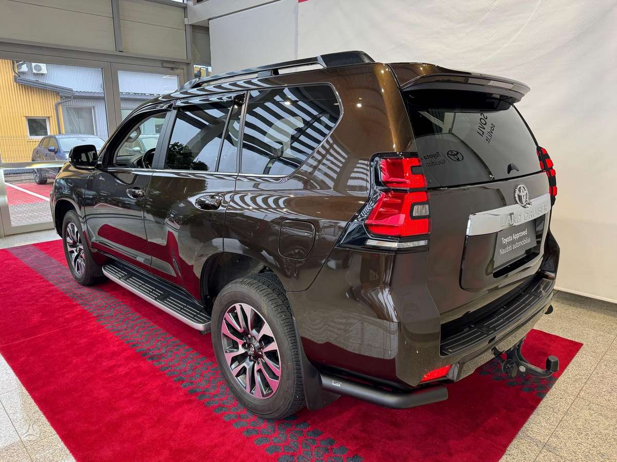 Toyota Land Cruiser - 5