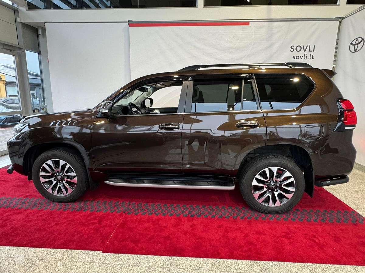 Toyota Land Cruiser - 7