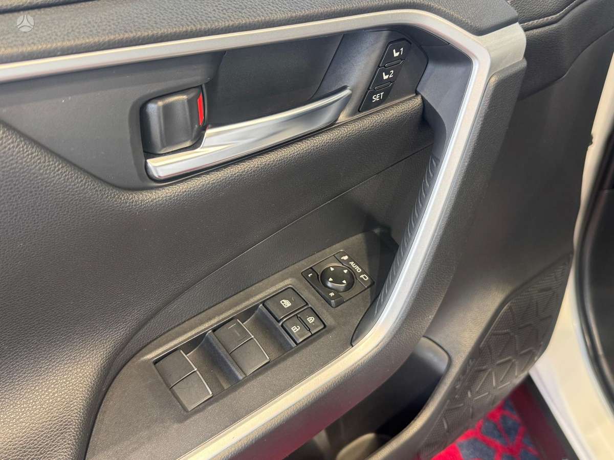 Toyota RAV4 - 10