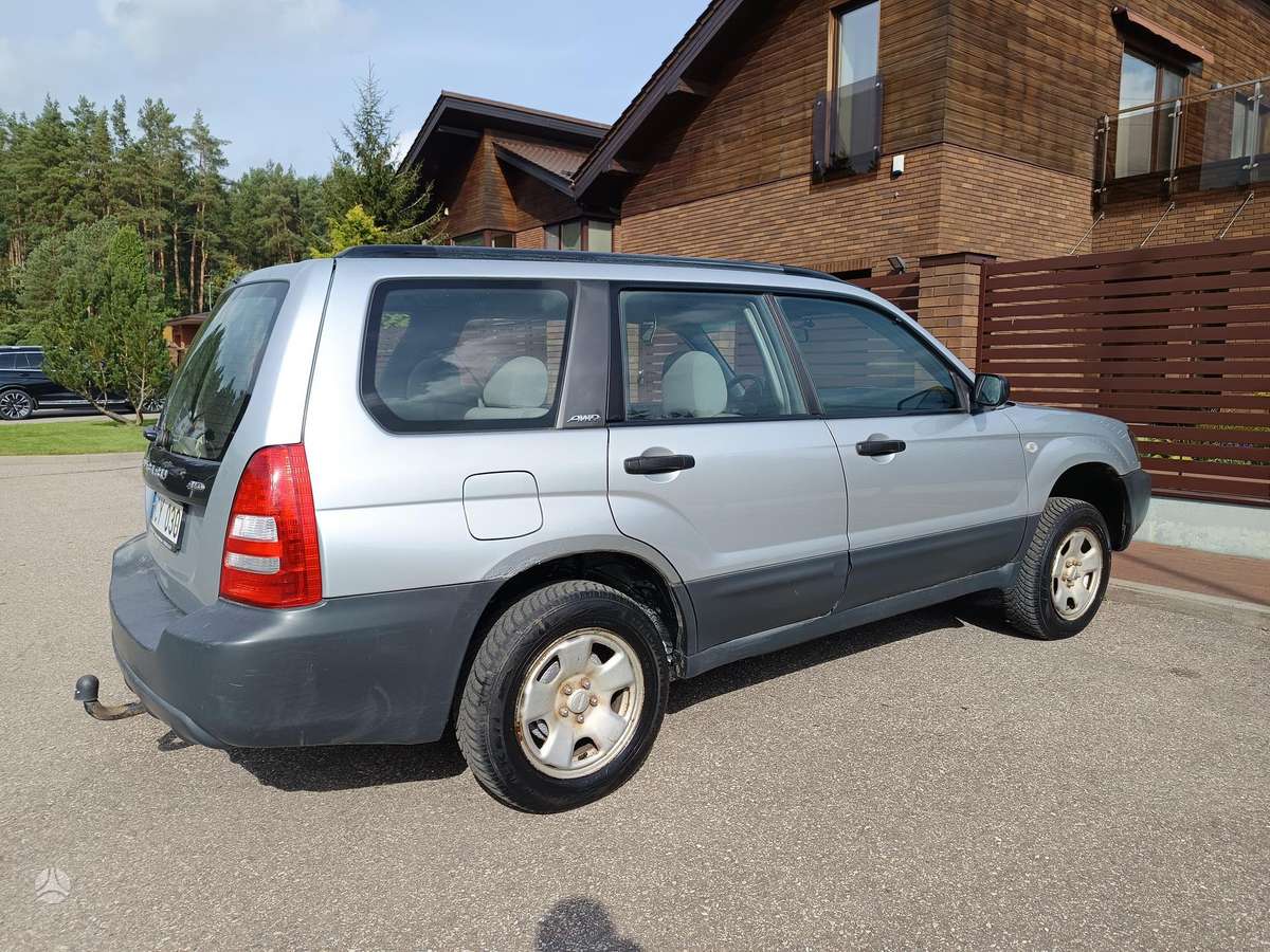 Subaru Forester, 2.0 l., off-road / crossover